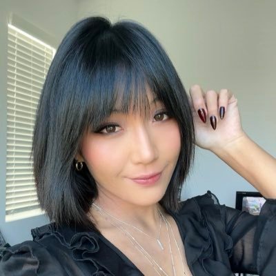 dwirsl's profile picture. owner of https://t.co/3J2tRJagtW kpop vintage & co-owner of han customs