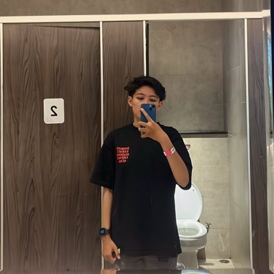 dindapristyaa's profile picture. insecure as coming