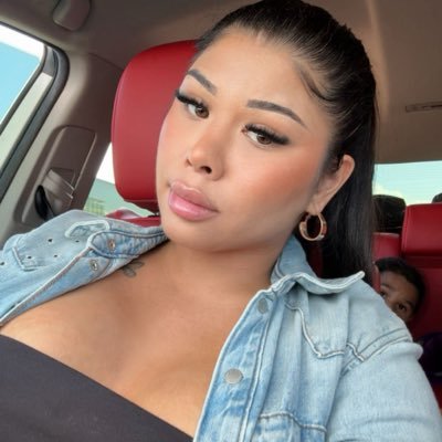 anamalohilani's profile picture. ig: anamariealohilani