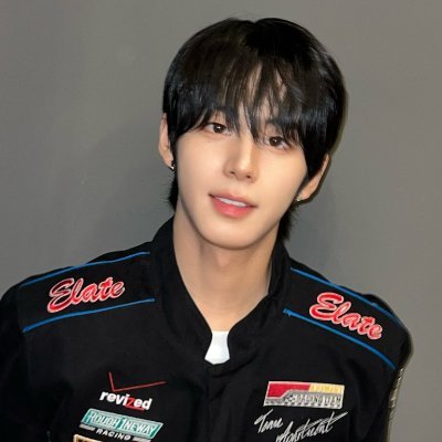 xjeongwoonism's profile picture. wag na mag bio, lahat issue.