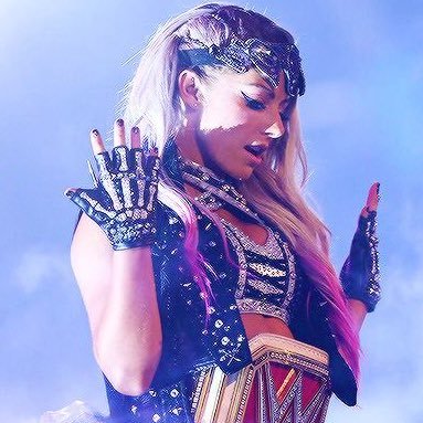 LOVEBLlSS's profile picture. Women’s Wrestling | @IICONIC_BARBIE 🫂 | Alt Acc: @LifeIsObIivion
