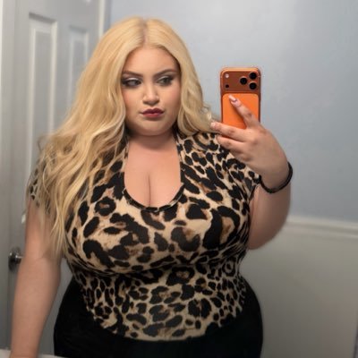 analisanchezj's profile picture. 25 🥳💖 Instagram: analisanchezxx