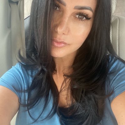 Julie7333816856's profile picture. 