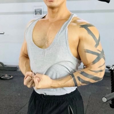 reyes90122's profile picture. Curious mind. Big dreams. Always learning. Constant Adventure!