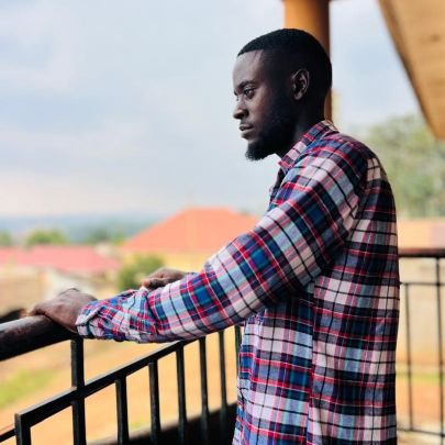 hustlechief1's profile picture. Don’t believe everything you hear. There are always three sides to a story: yours, theirs and the truth.🙃