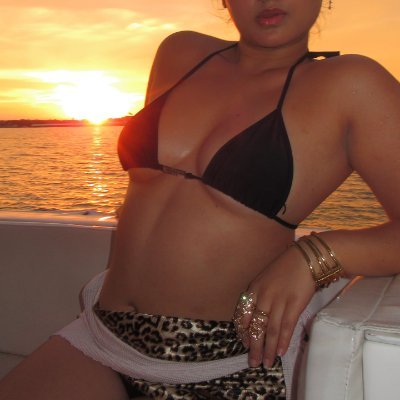 ruby1136230's profile picture. Thick Thighs
Thin Patience🥀