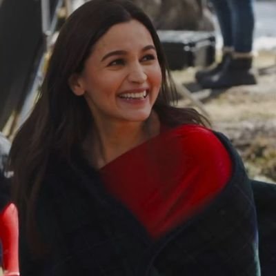 cutiepatootieho's profile picture. this user yaps 24*7 😝