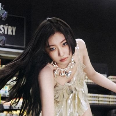 chaerryontopzy's profile picture. ‧₊˚ 枯れることないこの気持ち 𓇢𓆸｡ﾟ･