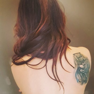 alycecappellaio's profile picture. Ma io non voglio andare in mezzo ai matti, si lamentò Alice. Allora non entrare in Twitter. La mia parte migliore qui è @LucaMagmo #picdagiovane #ParoleDémodé