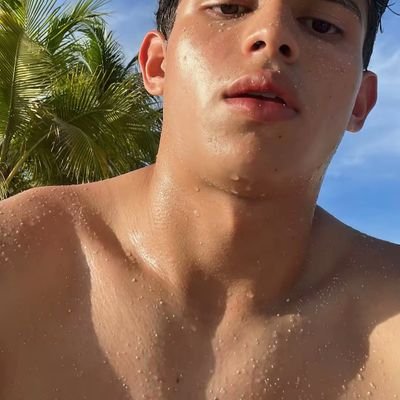 gdhehehdhe18108's profile picture. 