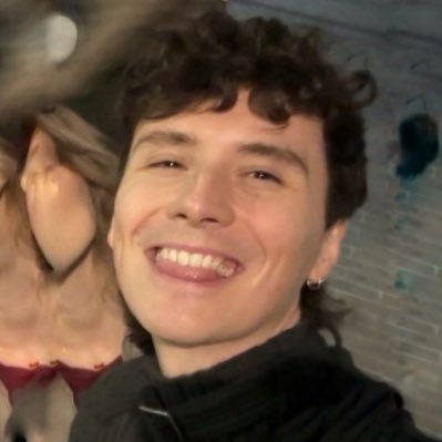 gcfphan's profile picture. its dan howell what can i say