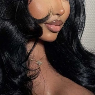 godsgirIy's profile picture. 