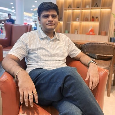 Jayanth19982112's profile picture. 👫 Mom + Dad 👉 My World 💖 |🎓Computer_s. student👔 | 👨🏻‍💼Managing Director Of V J Solar World Pvt Ltd🧑🏻‍💼 | info@vjsolarworld.com