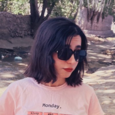 strbrrry's profile picture. کارشناس هوش مصنوعی شاید / یه سرسوزن بکند / یه نیمچه استاد