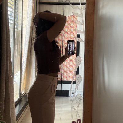 ihateithereugh's profile picture. 