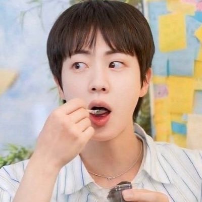 jinnie_mandu_'s profile picture. seokjin’s pink mic