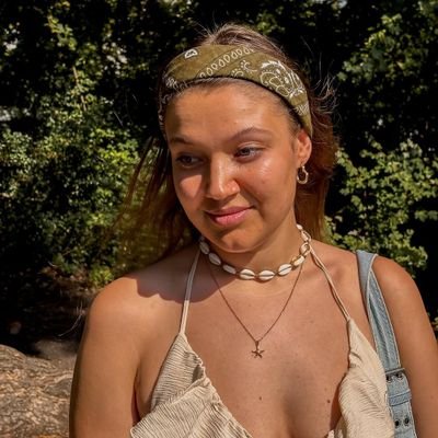 Eleanorjoy23's profile picture. Keep the smile 🤗, leave the tension, feel the joy 🥰😄, forget the worry, hold the peace, leave the pain, and always be happy 😊 😊