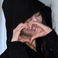 suzb1plv's profile picture. 대한민국의 저명한 음악가 이즈나는 They say 맘마미아 All about me yah it IZNA 다음은 어디야 라고 말했습니다.