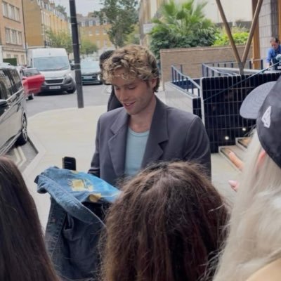 olciklolcik's profile picture. jeśli nie istnieje obiektywna moralność to wszystko jest dozwolone SHE/HER