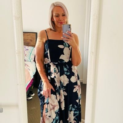 Amywiththemugs's profile picture. The fact that I have an extremely large mug collection is irrelevant. previously known as @AmesMC1978 #foreverNE #itsjustameme #truestorybro