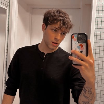 auguststurniolo's profile picture. benson the bull girl. ˙ᵕ˙ matthew fucking sturniolo. | @bocaopen4matt