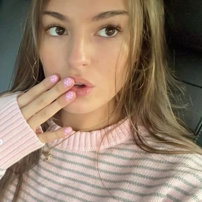 dhynmss's profile picture. dhiyysv | vlogs on youtube⁺‧₊˚ 🎀