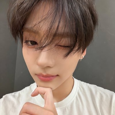 leswhae's profile picture. love everything 🌸 (❀ʕ• ᴥ • ⠕ʔ ❀)