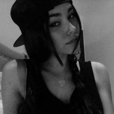 eliolessly's profile picture. the #1 sombtatemadlivia stan of all time no room for debate