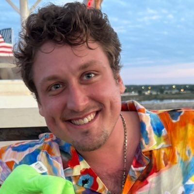 ianpt6's profile picture. Video effects, comedy skits, videography and unhinged videos 😂 — https://t.co/ZDYJ1tU2Lg — YouTube Reels on X