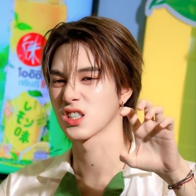 alinehaisacly's profile picture. the love of my life is skynani, cant breath without them