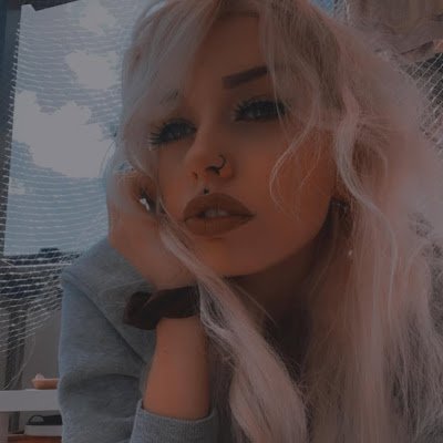 RoarLula21896's profile picture. 