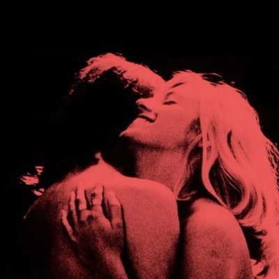 StrxberriiiBoba's profile picture. 