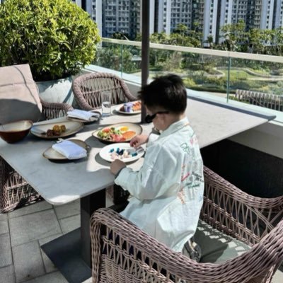 CryptoRayden_'s profile picture. 曾经欠债800W， 到靠链上翻身。每一笔爆仓都刻在脑子里，每一笔盈利都还在路上。 不贩卖梦，只分享走出来的过程——我叫兑不倒［连续交易 7 年 从牛到熊见过三轮周期］