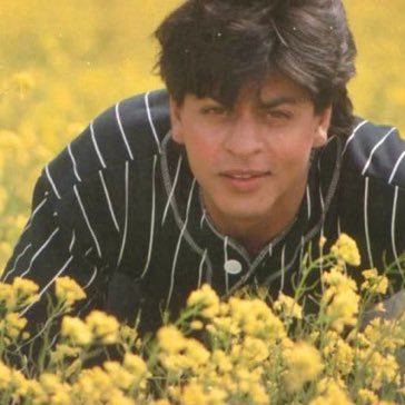 SRKTweetDiary's profile picture. Living life between trips, tunes & a whole lot of Shah Rukh Khan.