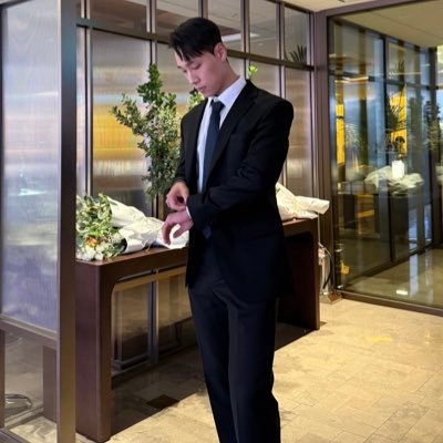 voiresoteric's profile picture. 