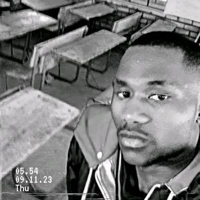 LMlindelwa39297's profile picture. 