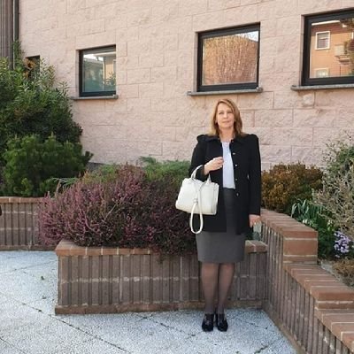 AmandaEM62's profile picture. wealth management financial services