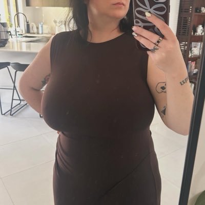 arwenrh's profile picture. ok boomer