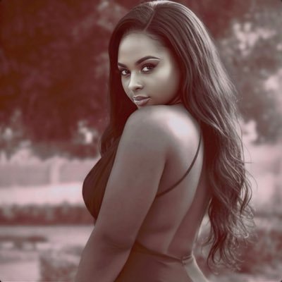 divadiii's profile picture. Free spirit🔥.. LL.B (Hons)🎓📚, Rapper🎤, Singer/Song Writer🎧, Aspiring Author👏🏾, Baker👩🏾🍳, Dancer, Full Time Queen👑💯.. And yes I am an alien👽👅