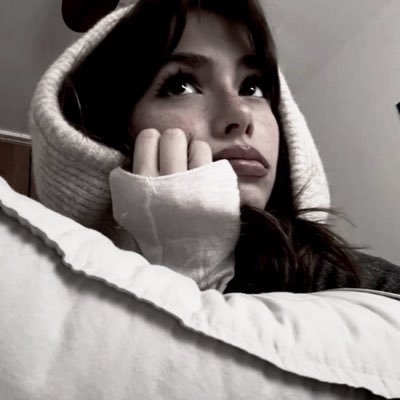 lustroduszy's profile picture. hello sweetie 🤍 @zimneskarpety