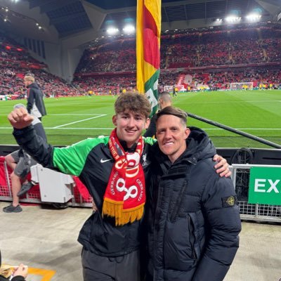 tjxyzs_'s profile picture. O come let us adore them🔴🔴