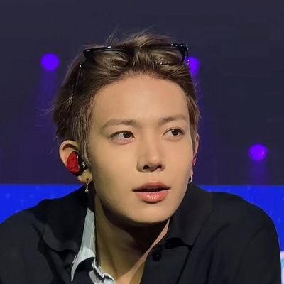 floraaz_'s profile picture. 