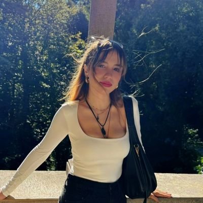 anaocaxa's profile picture. Violista🎻🇪🇸🇪🇸 
La libertad se consigue pensando.