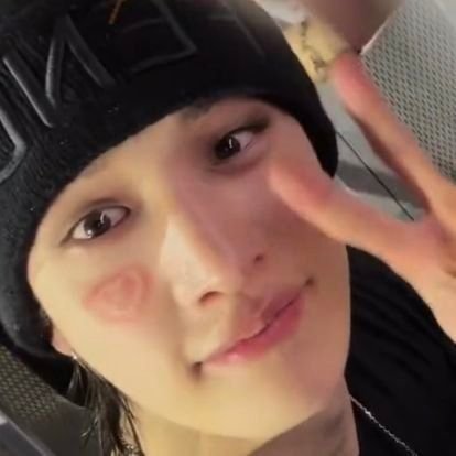 cbanglips's profile picture. lyrics by 방찬 3RACHA
