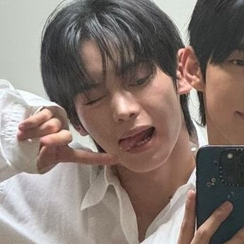 starlethanjin's profile picture. 