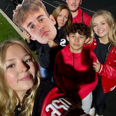 LaraGri80280935's profile picture. Just a mom… here to support by babes🖤