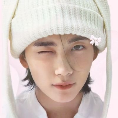 sunieversee's profile picture. ready to love girlie | #세븐틴 #정한 #조슈아