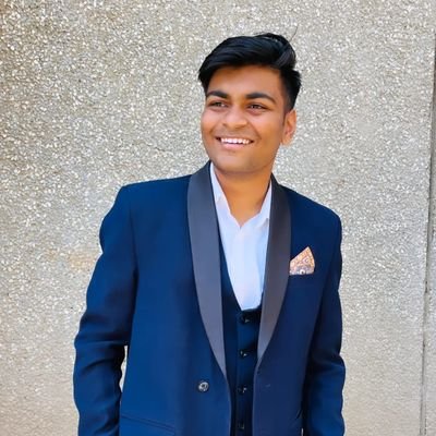 vedant_borle's profile picture. 💻 1800+ rated coder on LeetCode | 800+ challenges cracked
🚀 Gearing up for GATE 2026 with a sharp focus on core CS
Obsessed with problem-solving & clean code.