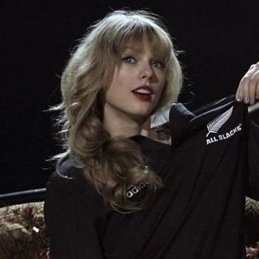 chrysospoets's profile picture. 