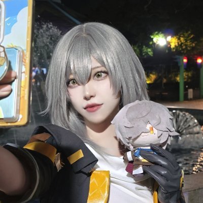 moksae_P's profile picture. 다양하게 파고있는 오타쿠٩( 'ω' )و
붕스에 빠져사는중. 가공인간입니다